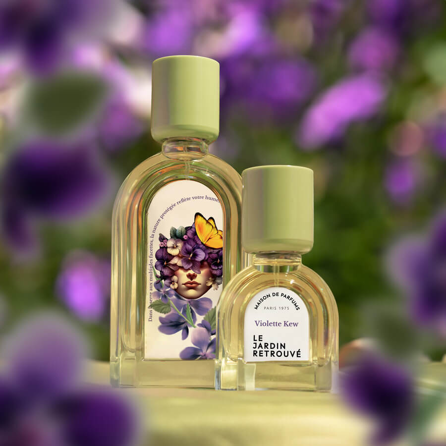 Parfum Violette Kew du Jardin Retrouvé 15 ml et 50 ml aligné / dans une foret de Violette 